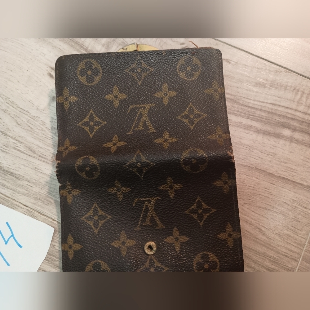 Louis Vuitton Monogram French Kisslock Wallet - Picture 10 of 12